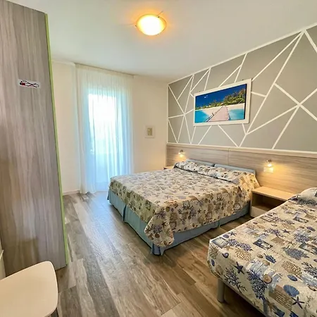 דירה Vibrant With Shared Outdoor Pool *