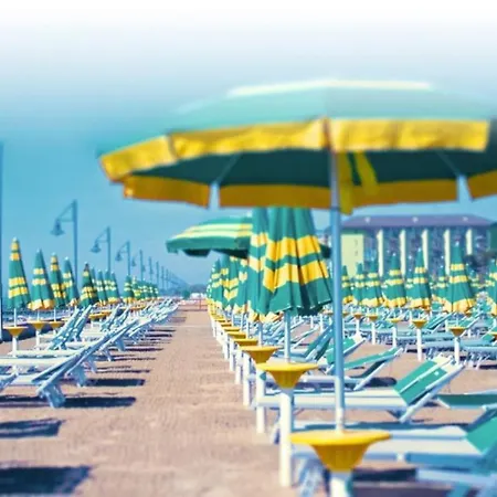 아파트 Vibrant With Shared Outdoor Pool 두나 베르데